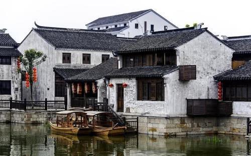 逃出巫婆屋